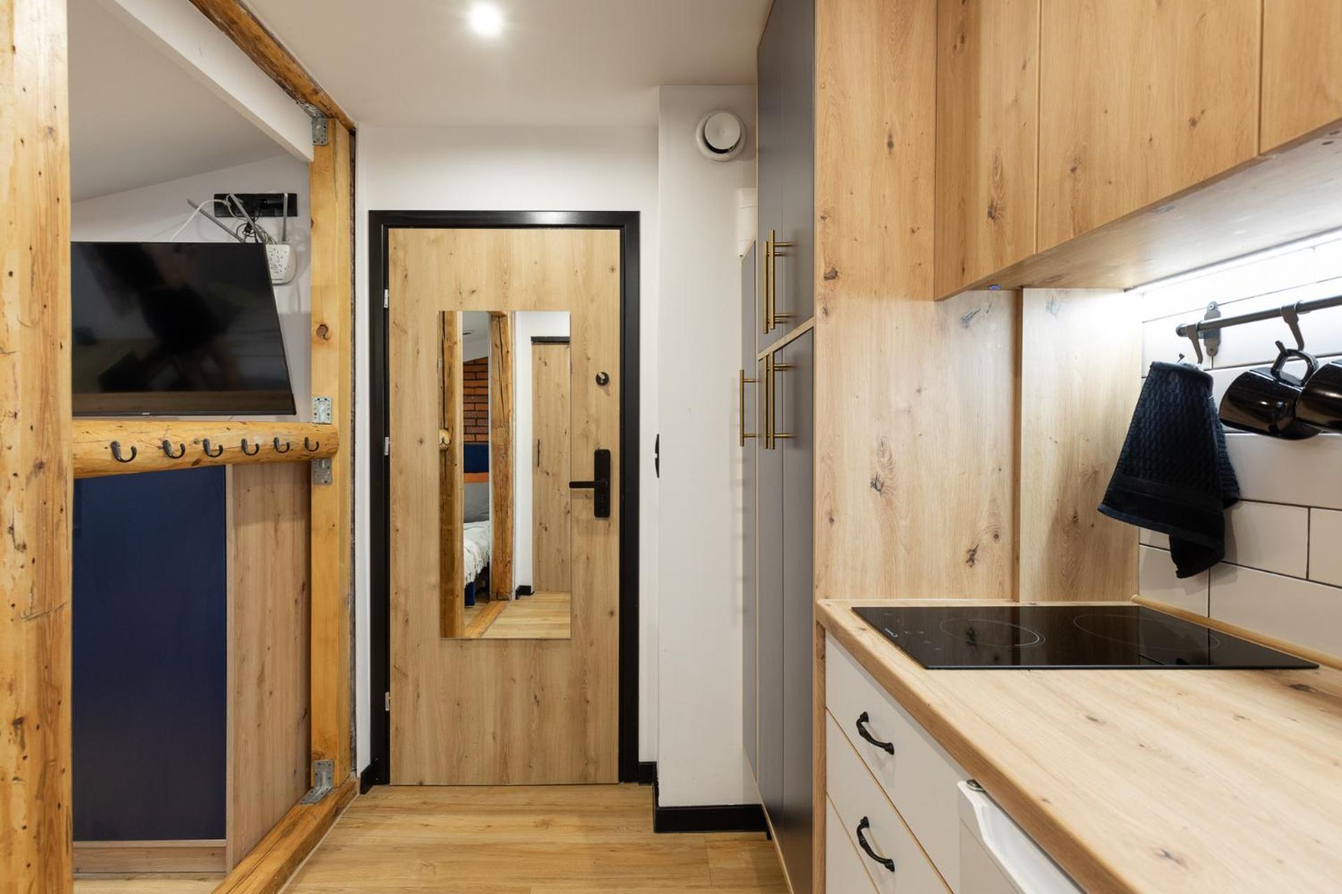 Bedthoven Lofts You! Self Check-In & Parking Tychy Exterior photo