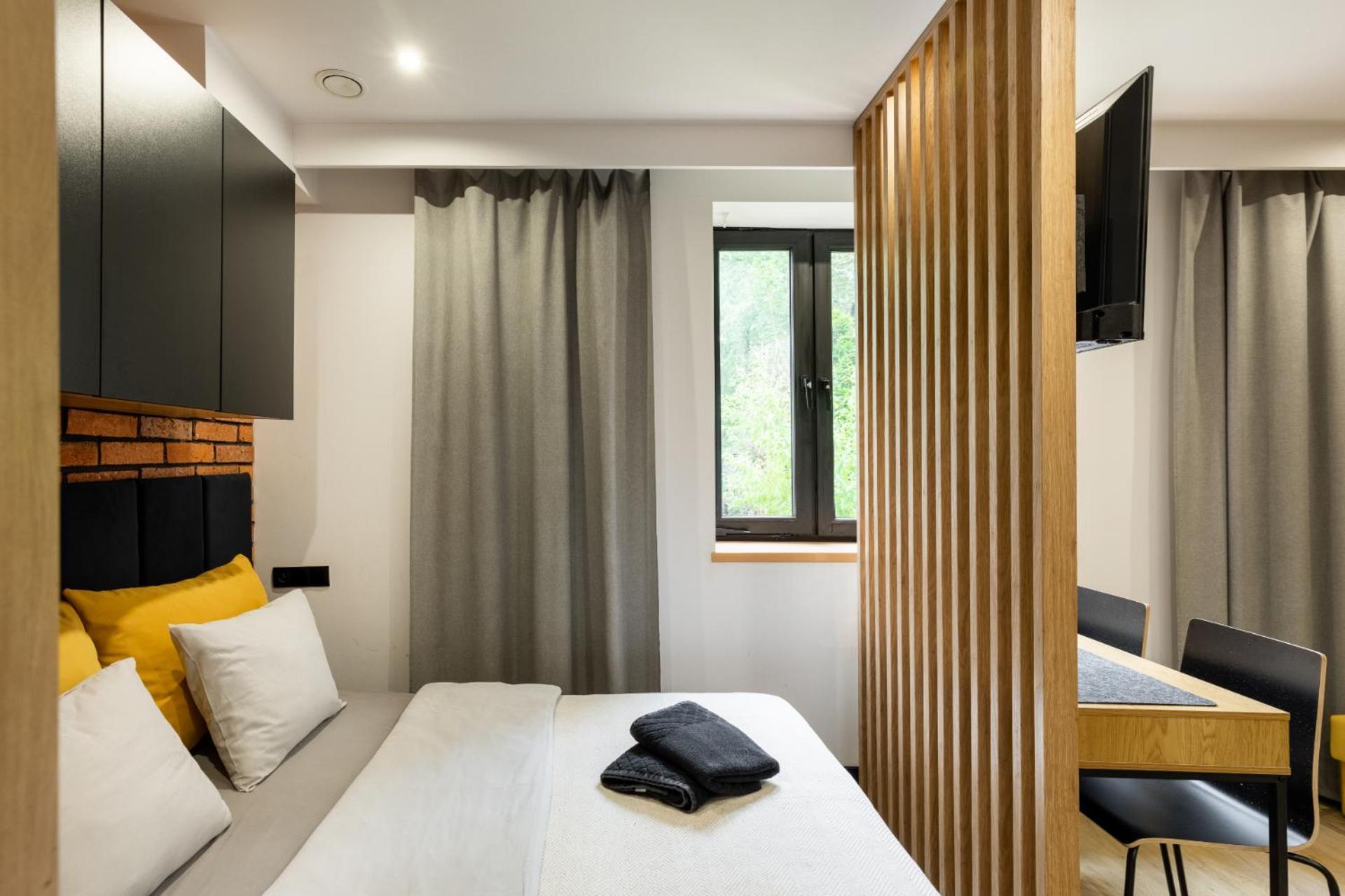 Bedthoven Lofts You! Self Check-In & Parking Tychy Exterior photo