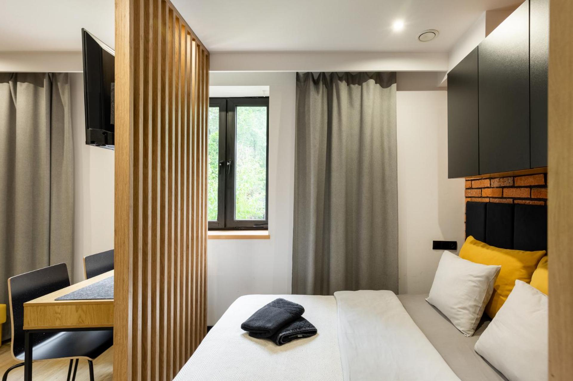 Bedthoven Lofts You! Self Check-In & Parking Tychy Exterior photo