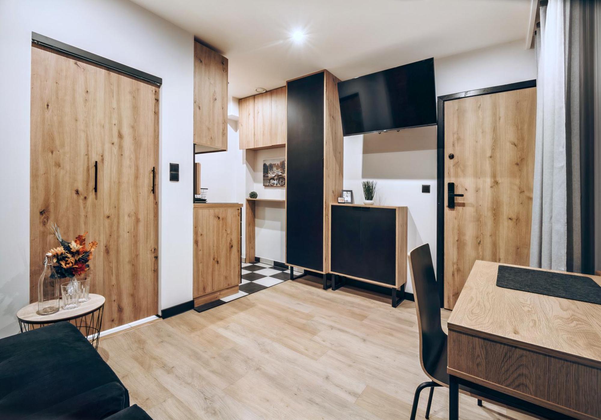 Bedthoven Lofts You! Self Check-In & Parking Tychy Exterior photo