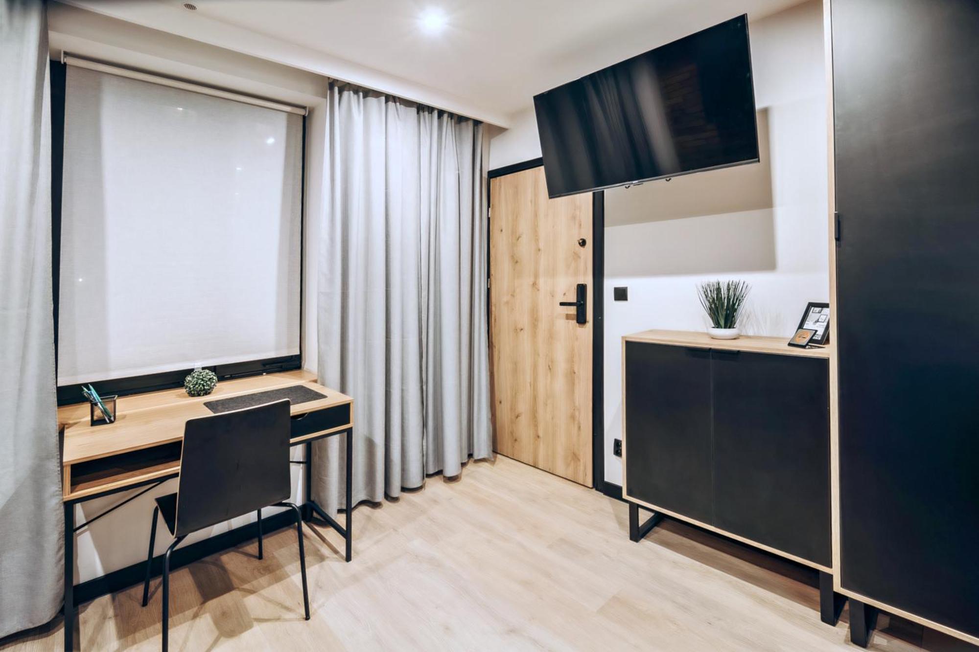 Bedthoven Lofts You! Self Check-In & Parking Tychy Exterior photo