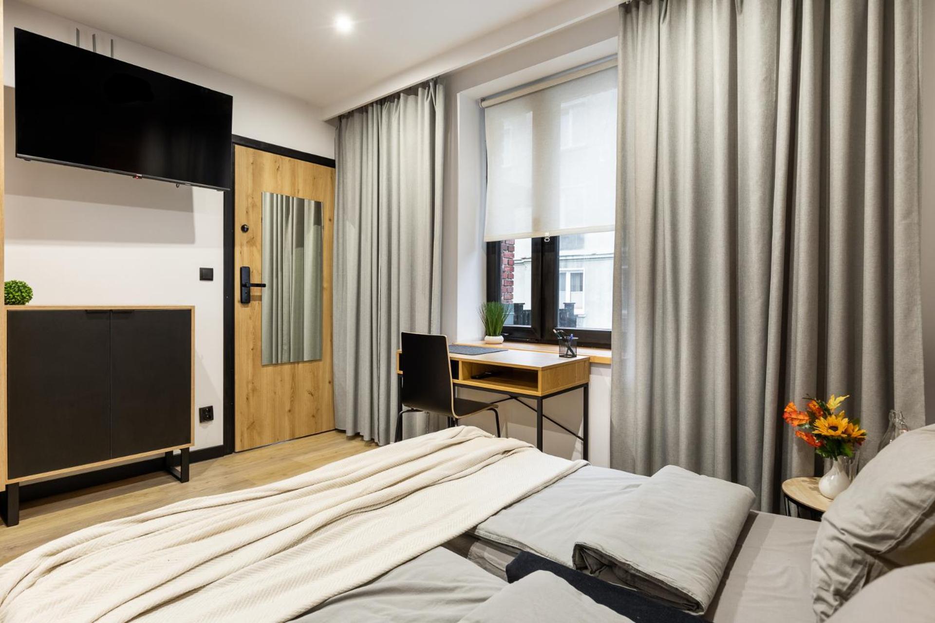 Bedthoven Lofts You! Self Check-In & Parking Tychy Exterior photo